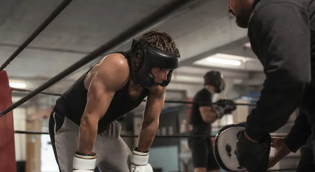 Boxer preparing on the ropes before a technical sparring session