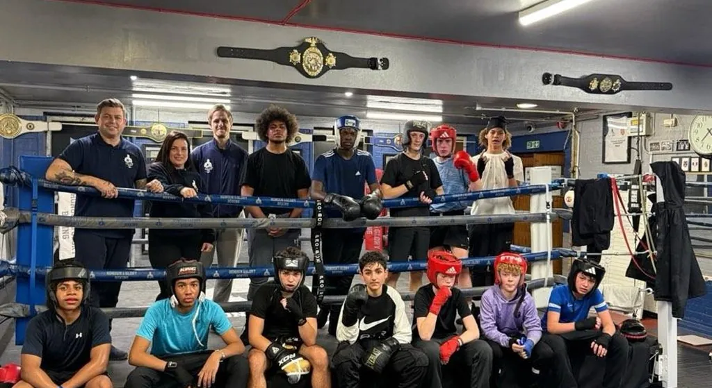 Boxing group training together in the ring at Honour and Glory