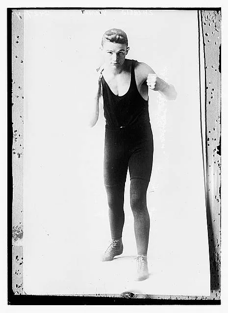 Tommy Gibbons H&G Elo fighter photo
