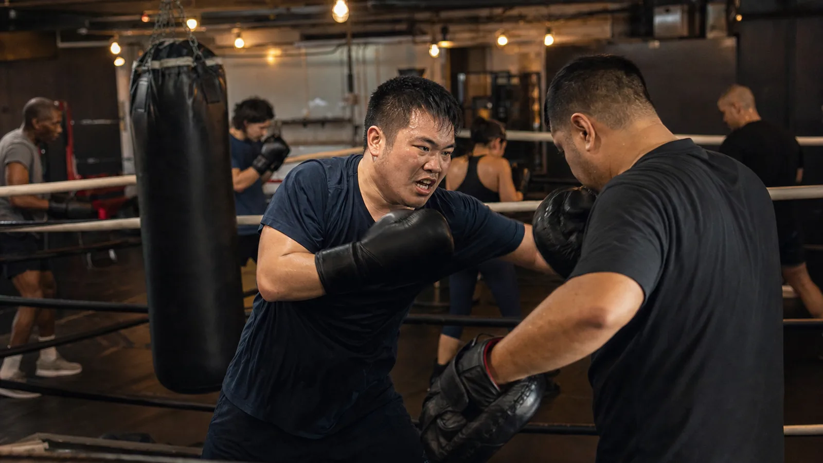 Boxing training for fitness and weight loss