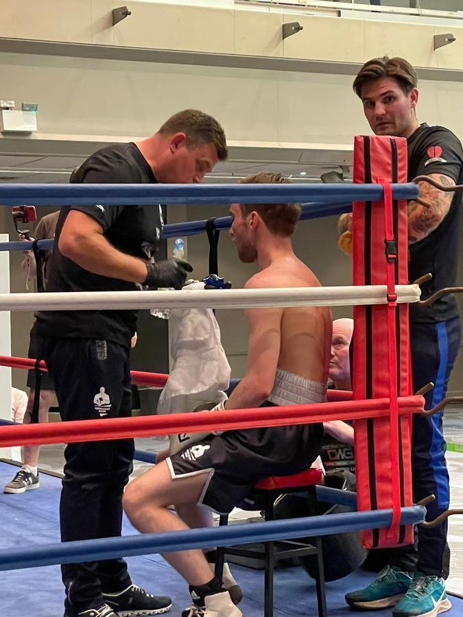 Professional boxing at Honour & Glory - photo 23